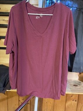 Terra & Sky Plum V-Neck Short Sleeve Tee
